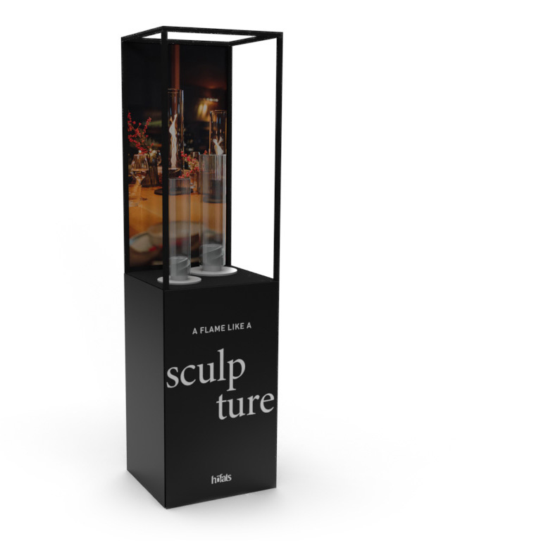 Een zwart metalen display met een kleurrijk behang en twee SPIN Tavelvuurs erin. Toont de 00678 Pos Spin vitrine.