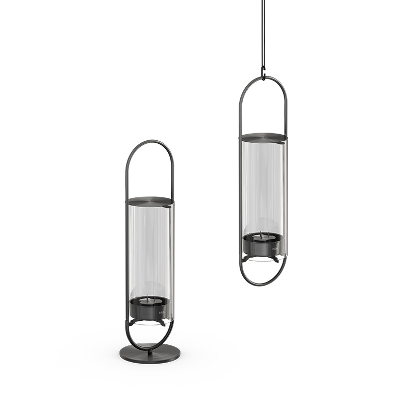 OVAL CANDLE 35 Lantaarn zwart geborsteld Hier afgebeeld zijn twee zwarte metalen lantaarns met glazen kappen, met de OVAL CANDLE 35 Base in het zwart.