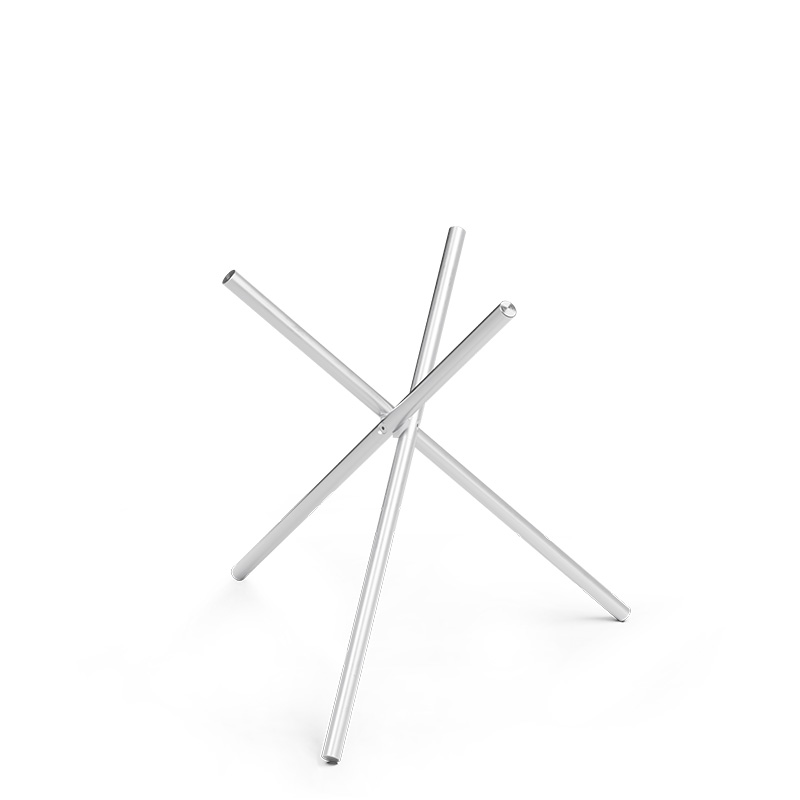 BOWL 70 Dreibein Hier abgebildet ist ein weißer Tisch mit vier gekreuzten Beinen, mit der BOWL 70 Dreibein.