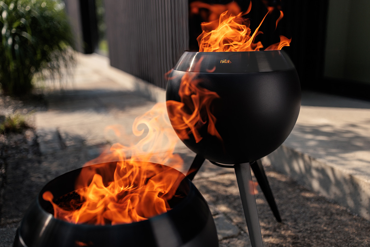 MOON 45 all black Feuerkorb mit hohem Fuß MOON 45 all black Feuerkorb mit hohem Fuß