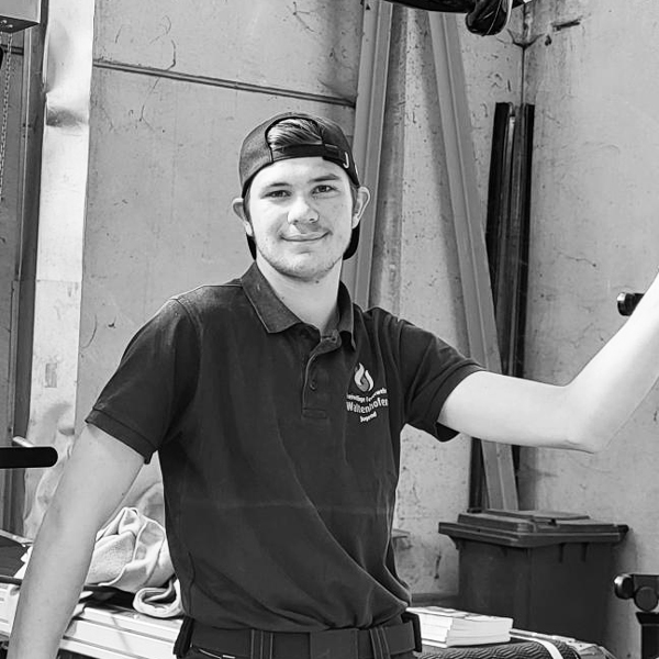 potrait von tobias in schwarzweiß