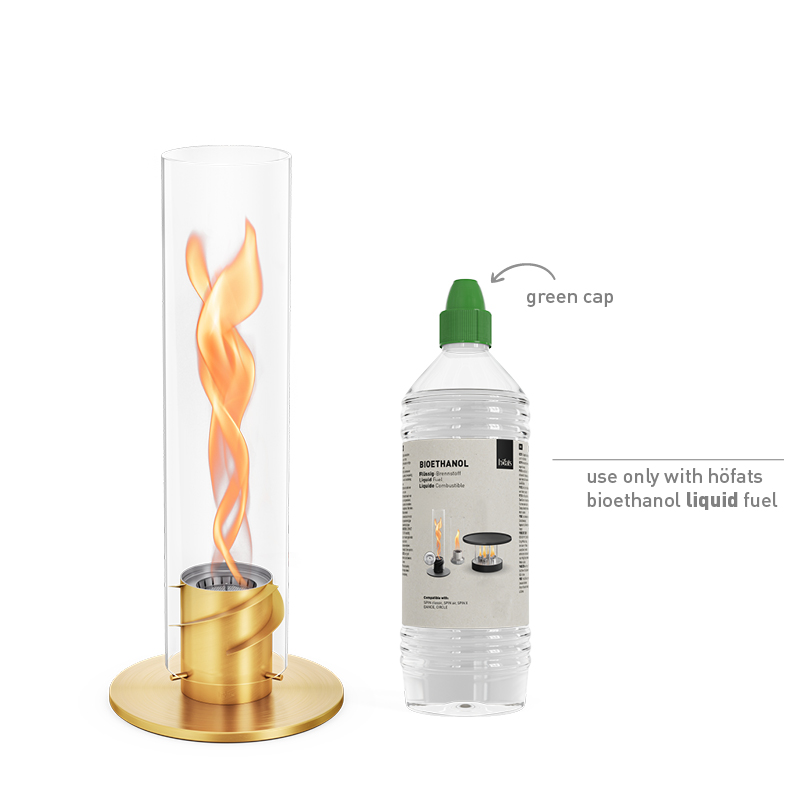 SPIN classic 1200 Tischfeuer gold Ein weißer Hintergrund mit dem 00699 Spin 1200 Tischfeuer in Gold und einer Flasche Bioethanol-Flüssigkeit.