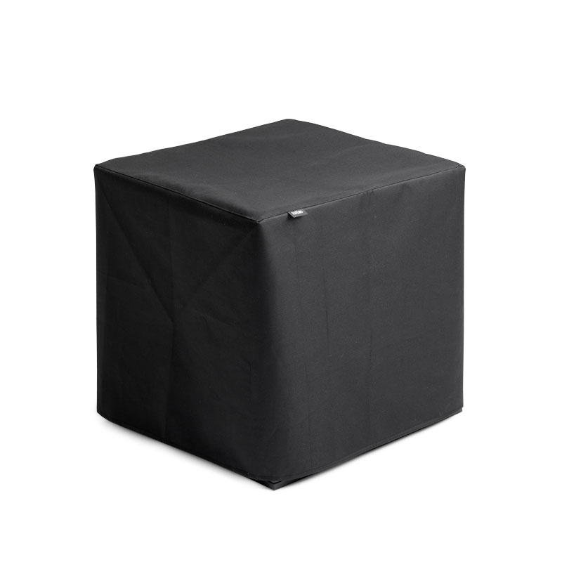 CUBE Abdeckhaube Ein schwarzes Tuch bedeckt den CUBE und ergänzt den Moment mit seinem durchdachten Design.