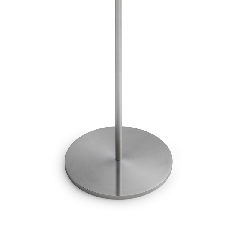 GRAVITY CANDLE Base Abgebildet ist ein runder Tisch mit einem Metallgestell, mit der GRAVITY CANDLE Base.