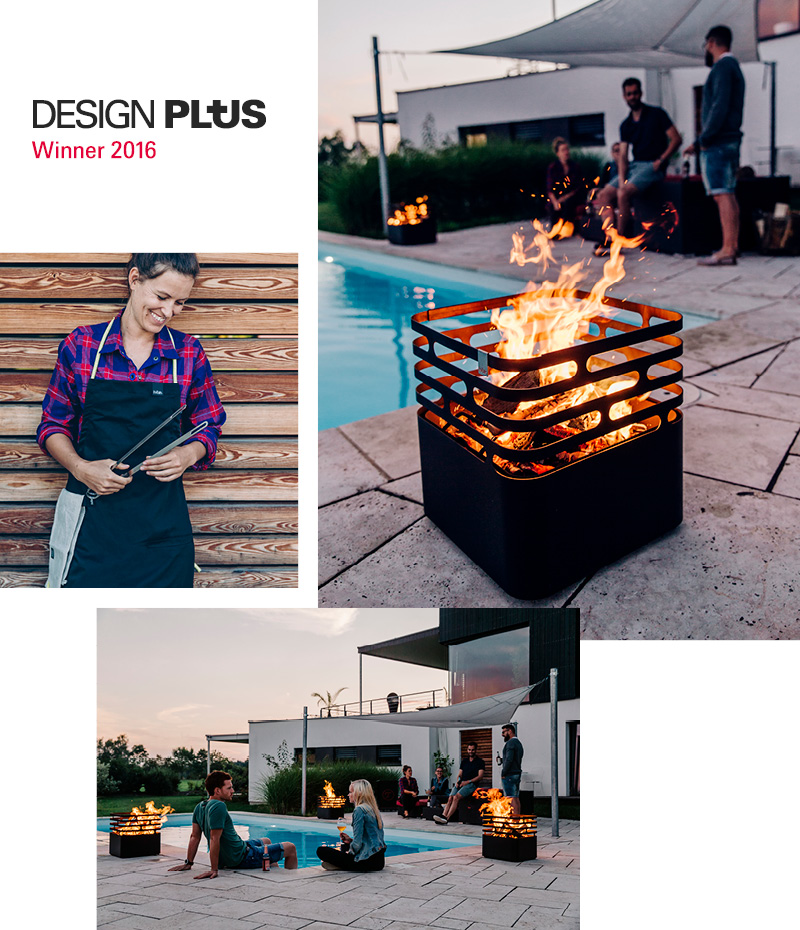 Ein Mann steht neben einer Feuerstelle