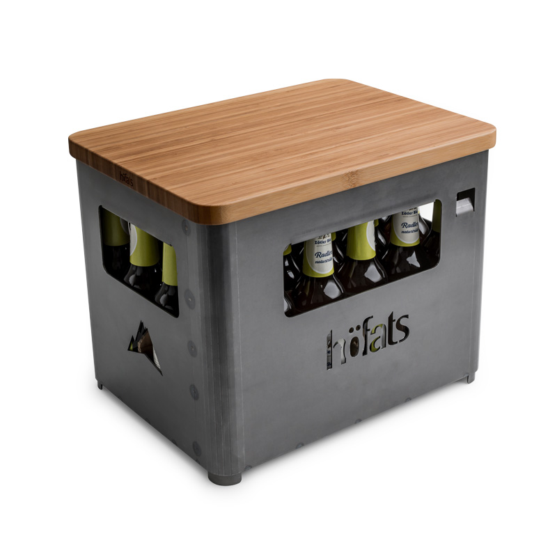 BEER BOX Tablette Une caisse en bois avec deux bouteilles de bière, la Beer Box Tablette, complète le moment avec son design réfléchi.