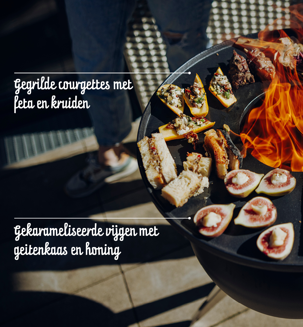 Grillen wordt een ervaring met de Moon Plancha, zoals op de foto te zien is hoe een gerecht buiten wordt bereid.