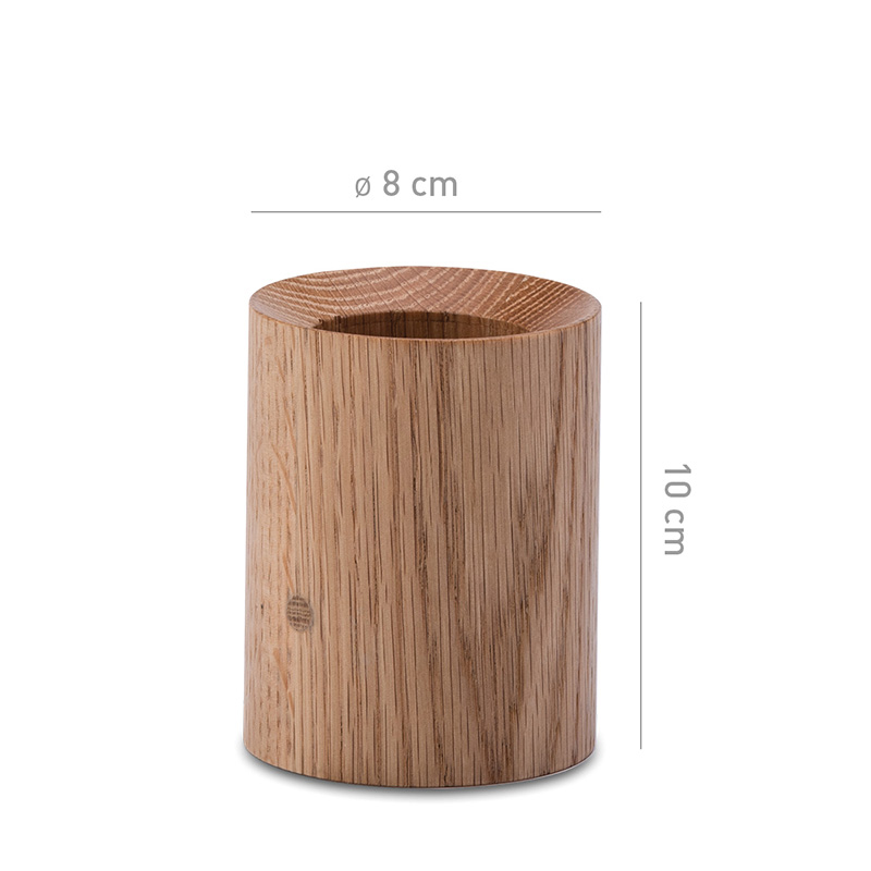 Holzfuß für Schürhaken und Feuerzange Dieses Bild zeigt einen hölzernen Hocker mit einer Höhe von 6 Zoll, mit der Holzbasis für den Blasebalg und die Feuerzange.