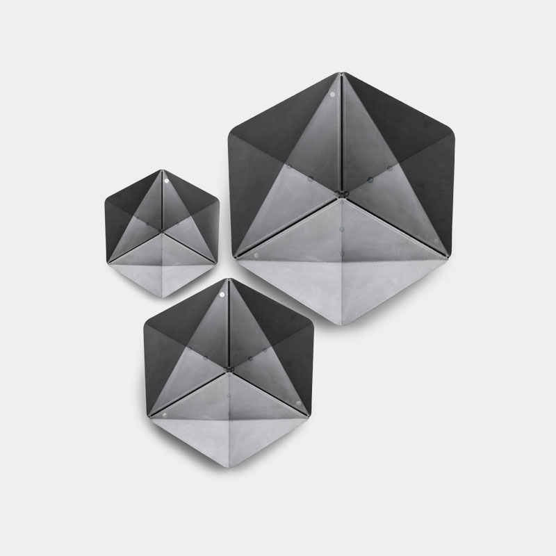 Dieses Bild zeigt die drei verschiedenen Größen eines dreifachen Kamins.