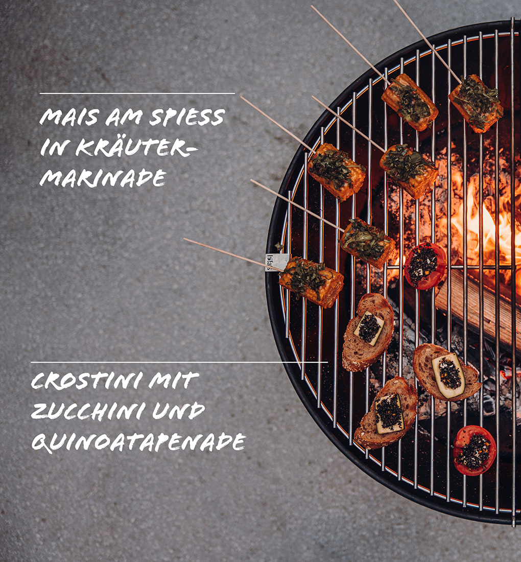 Ein Grill mit einer Menge Fleisch darauf